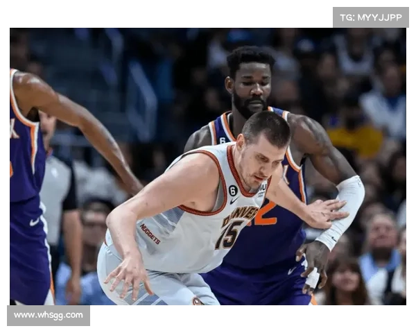 布克引领太阳队战术变革 解析其在攻防两端的关键角色与配合策略